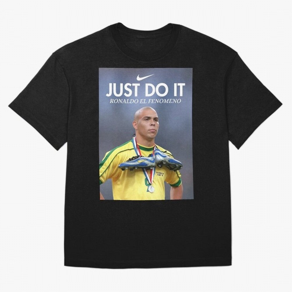 Ronaldo Fenomeno, Ronaldo Nazario Poster, Vintage Sports Decor, Living Room Decor For Walls, Sports Bedroom Decor, Game Room Decor, R9 T-Shirt Cristiano Ronaldo Argentina Football Jersey, Nike Football Tee, World Cup 2026, Adidas Soccer Shirt,